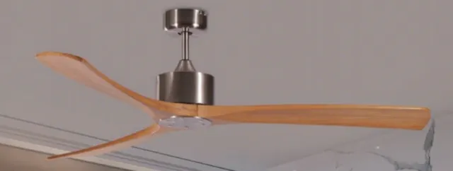 E1028 — Wood blade fan